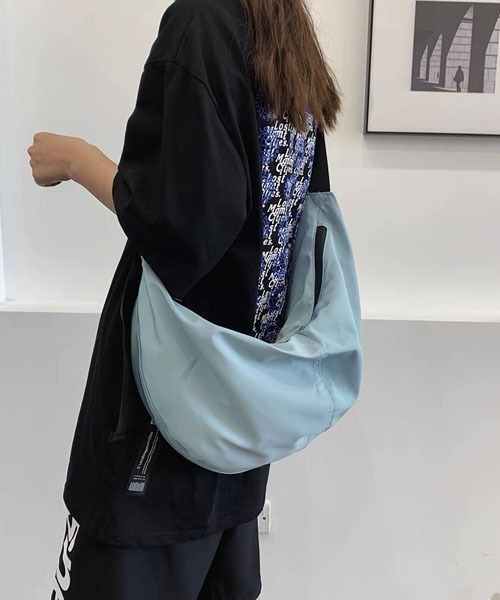 gossip!ロサンゼルス(ゴシップロサンゼルス)の「ナイロンオーバーオール トートバッグ(ボディバッグ/ウエストポーチ・レディース・ライトブルー/ブラック/グリーン/ベージュ・FREE)」の4枚目の写真