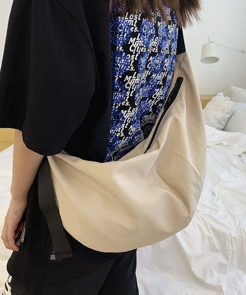 gossip!ロサンゼルス(ゴシップロサンゼルス)の「ナイロンオーバーオール トートバッグ(ボディバッグ/ウエストポーチ・レディース・ライトブルー/ブラック/グリーン/ベージュ・FREE)」の6枚目の写真
