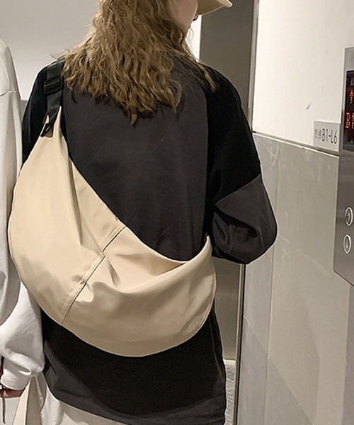 gossip!ロサンゼルス(ゴシップロサンゼルス)の「ナイロンオーバーオール トートバッグ(ボディバッグ/ウエストポーチ・レディース・ライトブルー/ブラック/グリーン/ベージュ・FREE)」の7枚目の写真