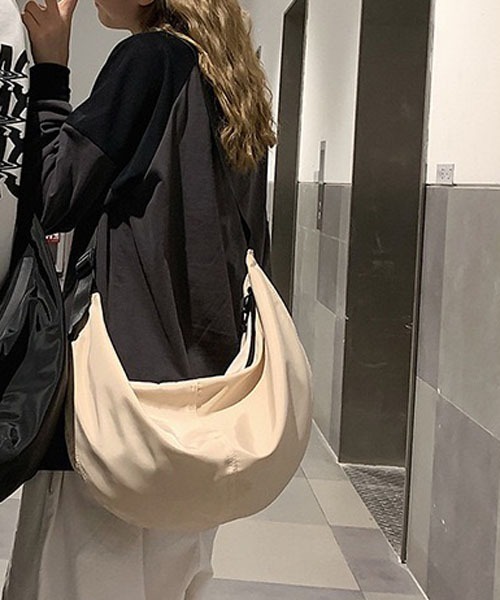gossip!ロサンゼルス(ゴシップロサンゼルス)の「ナイロンオーバーオール トートバッグ(ボディバッグ/ウエストポーチ・レディース・ライトブルー/ブラック/グリーン/ベージュ・FREE)」の11枚目の写真