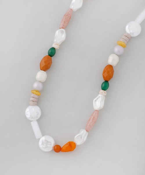 ANEMONE（アネモネ）の「マルチビーズマンテルネックレス（ネックレス・レディース・アイボリー/オレンジ・FREE）」の4枚目の写真