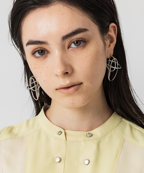 UNITED TOKYO（ユナイテッドトウキョウ）の「アートラインピアス（ピアス（両耳用）・レディース・シルバー・FREE）」の2枚目の写真