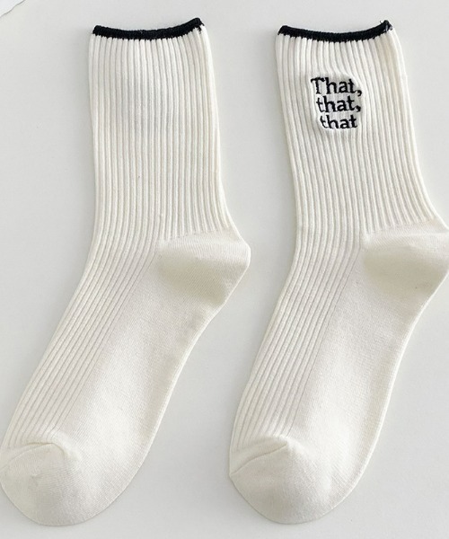 Loueme（ルエム）の「that 刺繍カラフルソックス（ソックス/靴下・レディース・ブラック/パープル/レッド/ピンク/ブルー/グリーン・FREE）」の2枚目の写真