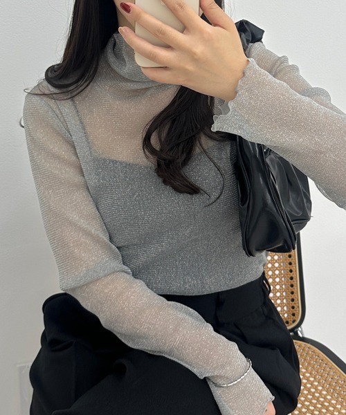 solleim（ソルレム）の「カラーシアーラメハイネックトップス（Tシャツ/カットソー・レディース・ブラック/ピンク/オレンジ/グリーン/アイボリー/ブラウン/グレー/グレー系1/ブラック系1/ホワイト系1/ブルー系1・M）」の6枚目の写真