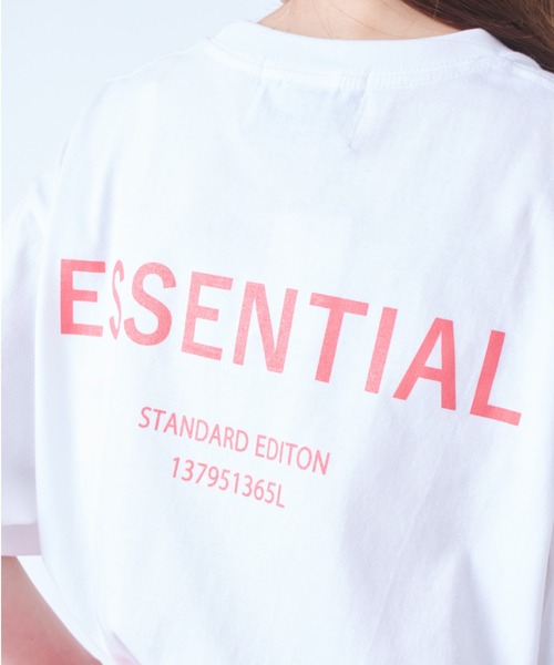 MAISON BREEZE（メゾンブリーズ）の「トレンドロゴ。"ESSENTIAL" Tee【MAISON BREEZE】オーバーサイズバックプリントロゴTシャツ（Tシャツ/カットソー・レディース・ブラック/レッド/グリーン・FREE）」の15枚目の写真