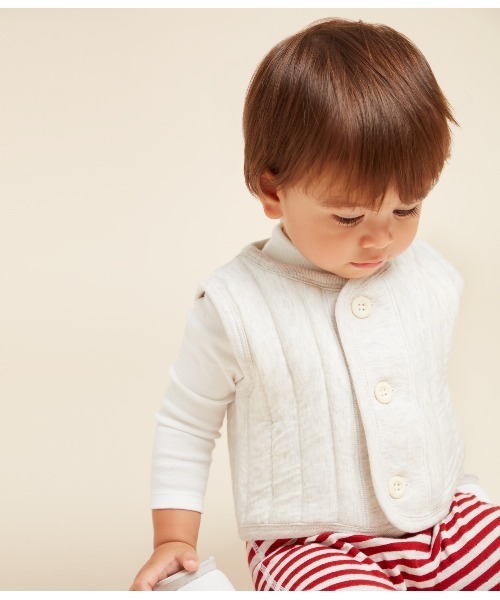 PETIT BATEAU（プチバトー）の「チュビックキルティングベスト（ベスト・キッズ・グレイッシュベージュ・36M/12MONTH/18MONTH/24MONTH）」の8枚目の写真