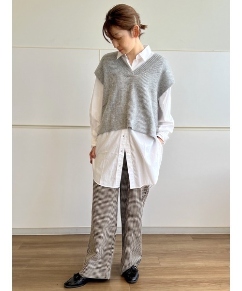 GAP（ギャップ）の「オーバーサイズ Vネック ベストセーター（ベスト・レディース・その他/パープル系その他/グレー/ブルー・M/XXS/XL/L/XS/S）」の2枚目の写真