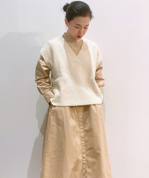 GAP（ギャップ）の「オーバーサイズ Vネック ベストセーター（ベスト・レディース・その他/パープル系その他/グレー/ブルー・M/XXS/XL/L/XS/S）」の4枚目の写真