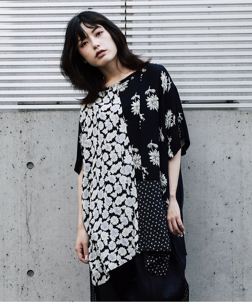 YEAH RIGHT!!(イェーライト)の「W SLEEVE TOPS(Tシャツ/カットソー・レディース・ネイビー系1/ネイビー系2・1)」の2枚目の写真