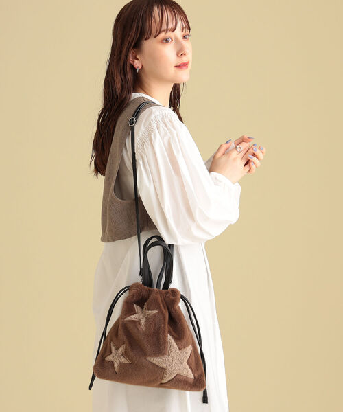 Ray BEAMS（レイビームス）の「CONTROL FREAK × Ray BEAMS / 別注 ファー バッグ（トートバッグ・レディース・グレー/ブラック/ブラウン・ONE SIZE）」の3枚目の写真