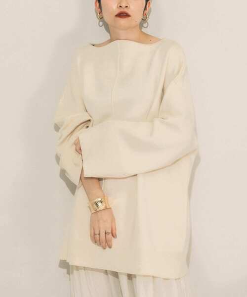 KBF（ケイビーエフ）の「カーブネックラージニット（ニット/セーター・レディース・ネイビー/ブラウン/アイボリー・ONE）」の2枚目の写真