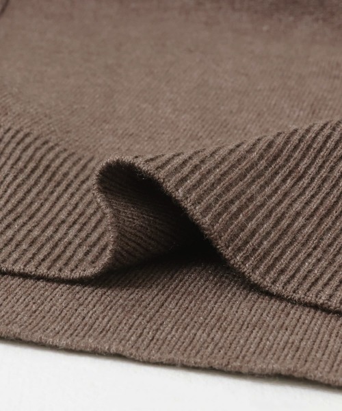 KBF（ケイビーエフ）の「カーブネックラージニット（ニット/セーター・レディース・ネイビー/ブラウン/アイボリー・ONE）」の7枚目の写真