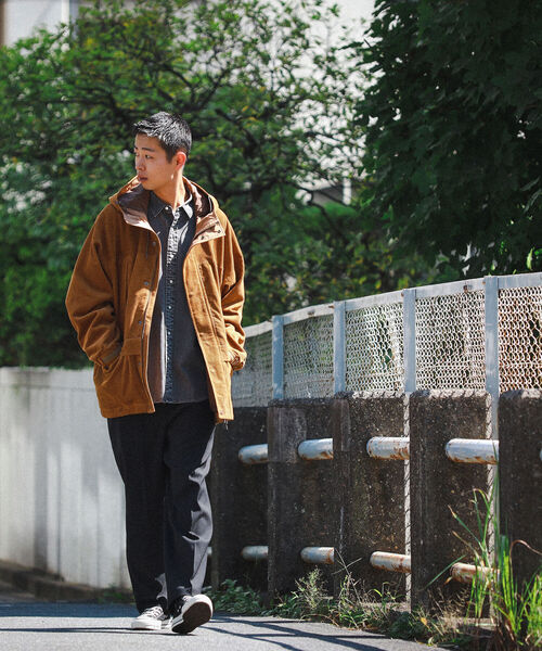 BEAMS(ビームス)の「BEAMS / ルーズ シティフーディー(ブルゾン・メンズ・ネイビー/ベージュ・SMALL/MEDIUM/LARGE/X-LARGE)」の4枚目の写真