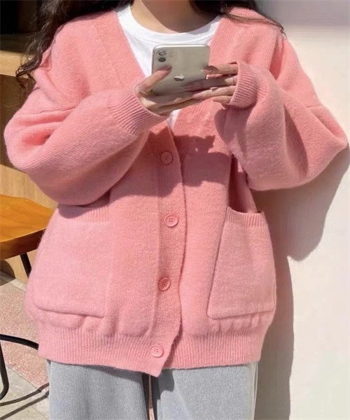FREE STYLISTS(フリー スタイリスト)の「レディース・長袖Vネックニットカーディガン(カーディガン/ボレロ・レディース・ブラック/ベージュ/パープル/レッド/ピンク/イエロー/ブルー/オフホワイト・FREE)」の7枚目の写真