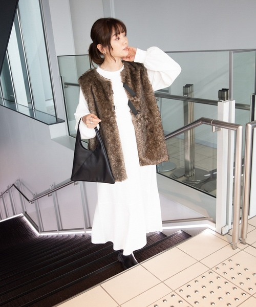 イザベルマラン　ファー ベスト グレー　ブラック ベルト付き イザベルマラン ファー ベスト グレー ブラック ベルト付き すべて