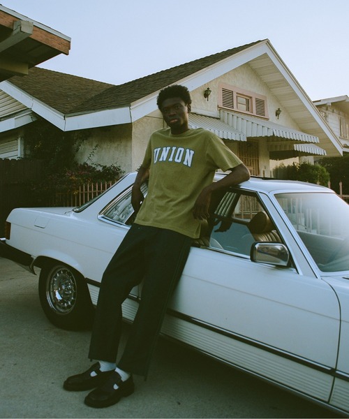 UNION(UNION TOKYO)(ユニオン)の「UNION ORIGINAL IVY ARCH SS TEE ユニオン Tシャツ(Tシャツ/カットソー・メンズ・ブラック/オリーブ・MEDIUM/SMALL/LARGE/X-LARGE/XX-LARGE)」の3枚目の写真