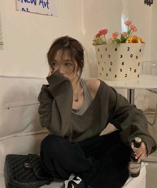 meJane(ミージェーン)の「クロップド丈ルーズシルエットVネックドッキングスウェット【ZOZOTOWN限定】(スウェット・レディース・アッシュブラウン/グレー・FREE)」の3枚目の写真