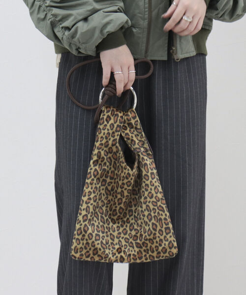 fredy emue(フレディエミュ)の「リングハンドルコンビショッパーバッグ(ショルダーバッグ・レディース・ベージュ系その他4/ブラック系その他4・FREE)」の5枚目の写真