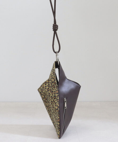 fredy emue(フレディエミュ)の「リングハンドルコンビショッパーバッグ(ショルダーバッグ・レディース・ベージュ系その他4/ブラック系その他4・FREE)」の17枚目の写真