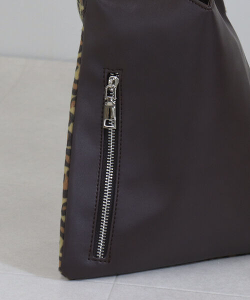 fredy emue(フレディエミュ)の「リングハンドルコンビショッパーバッグ(ショルダーバッグ・レディース・ベージュ系その他4/ブラック系その他4・FREE)」の14枚目の写真