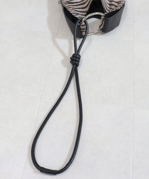 fredy emue(フレディエミュ)の「リングハンドルコンビショッパーバッグ(ショルダーバッグ・レディース・ベージュ系その他4/ブラック系その他4・FREE)」の8枚目の写真