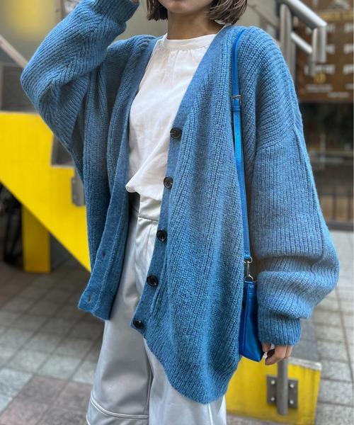 mi via loca（ミヴィアロカ）の「ミックスニットVネックビッグカーディガン（カーディガン/ボレロ・レディース・ブルー/オレンジ/ブラウン・FREE）」の2枚目の写真