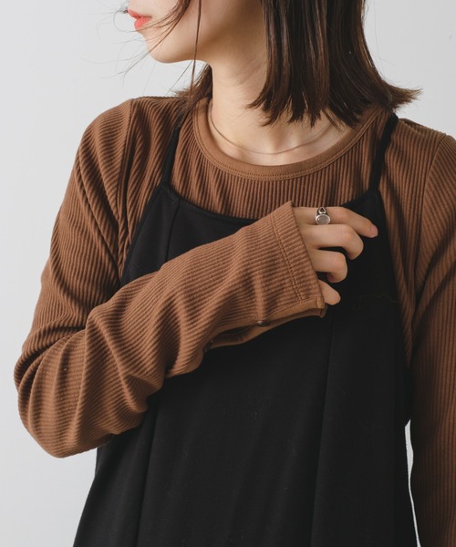 Kastane(カスタネ)の「袖ボタンリブロンTEE(Tシャツ/カットソー・レディース・ブラック/ブラウン/ブルー/アイボリー・FREE)」の3枚目の写真