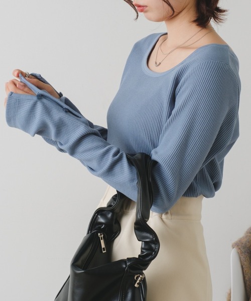 Kastane(カスタネ)の「袖ボタンリブロンTEE(Tシャツ/カットソー・レディース・ブラック/ブラウン/ブルー/アイボリー・FREE)」の4枚目の写真