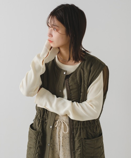 Kastane(カスタネ)の「袖ボタンリブロンTEE(Tシャツ/カットソー・レディース・ブラック/ブラウン/ブルー/アイボリー・FREE)」の7枚目の写真