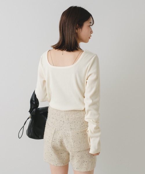 Kastane(カスタネ)の「袖ボタンリブロンTEE(Tシャツ/カットソー・レディース・ブラック/ブラウン/ブルー/アイボリー・FREE)」の14枚目の写真