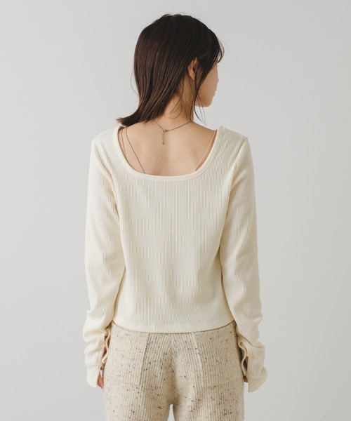 Kastane(カスタネ)の「袖ボタンリブロンTEE(Tシャツ/カットソー・レディース・ブラック/ブラウン/ブルー/アイボリー・FREE)」の16枚目の写真