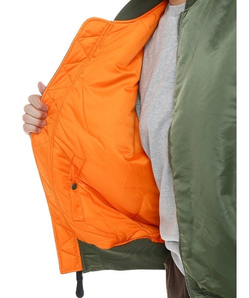 Alpha Industries（アルファインダストリーズ）の「ALPHA INDUSTRIES