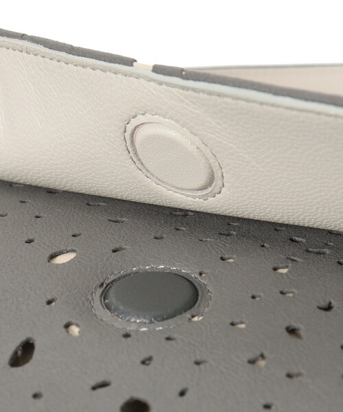 HIROKO HAYASHI（ヒロコハヤシ）の「FORATA(フォラータ)ショルダーバッグ（ショルダーバッグ・レディース・グレー系その他4・00）」の13枚目の写真