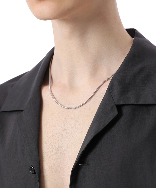 ATTACHMENT（アタッチメント）の「ブラス スネーク チェーンネックレス  /  BRASS SNAKE CHAIN NECKLACE（ネックレス・メンズ・シルバー・S/M）」の2枚目の写真