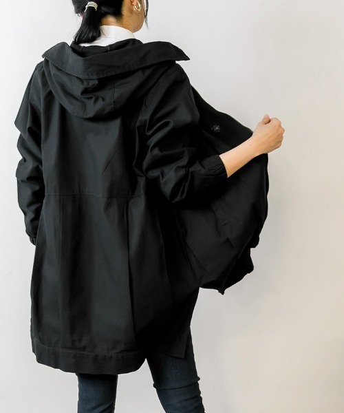 atONE 裾タックフードジャケット（マウンテンパーカー）｜atONE