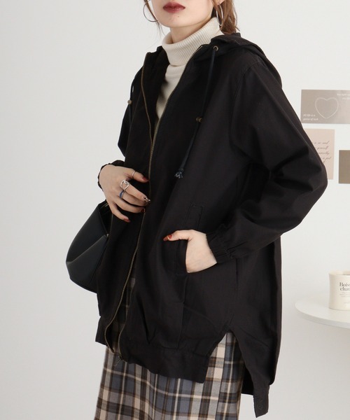 atONE 裾タックフードジャケット（マウンテンパーカー）｜atONE