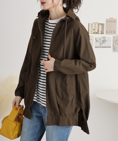 atONE 裾タックフードジャケット（マウンテンパーカー）｜atONE