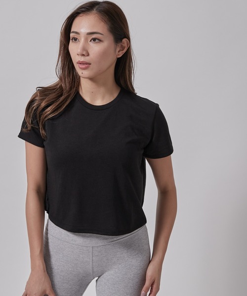 Alo Yoga（アロヨガ）の「【alo】LAID BACK TEE レイドバックTシャツ