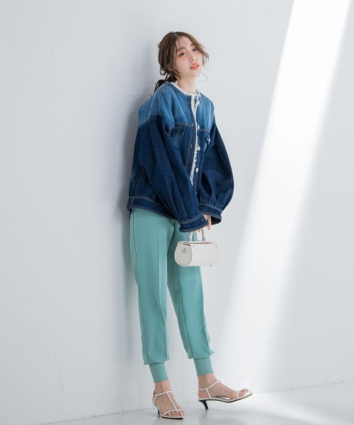 VICKY(ビッキー)の「【鮮やかなブルーが春の装いにぴったり】ノーカラーフリンジデニムジャケット《手洗い可能》(その他アウター・レディース・ネイビー/ブルー・M)」の4枚目の写真