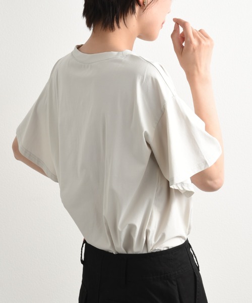INTERPLANET(インタープラネット)の「フレアースリーブロゴTシャツ(Tシャツ/カットソー・レディース・オフホワイト/グレイッシュブルー/ブラック・FREE)」の6枚目の写真