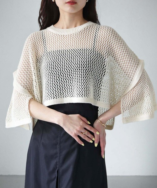 cheriella(シェリエラ)の「【cheriella】WEB限定ショート丈スリット透かし編みメッシュニット(ニット/セーター・レディース・ブルー/アイボリー/カーキ/ブラック・M)」の5枚目の写真