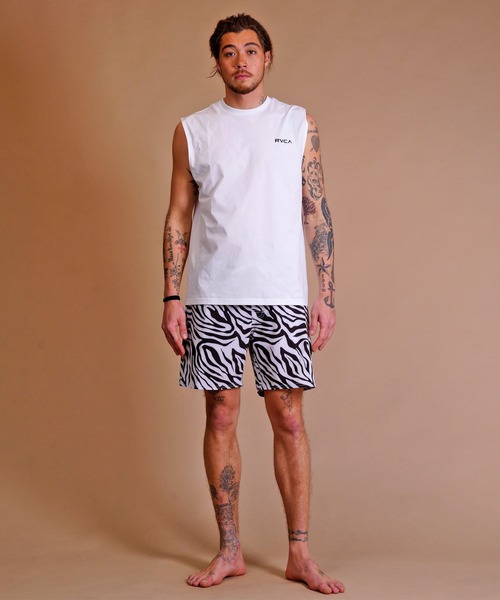 RVCA(ルーカ)の「【ムラサキスポーツ別注】RVCA/ルーカ ユーティリティ/水陸両用 ブランドロゴ ラッシュガード/バックプリントタンクトップ BD041-P35(ラッシュガード・メンズ・ホワイト/ブラック・S/M/L)」の8枚目の写真