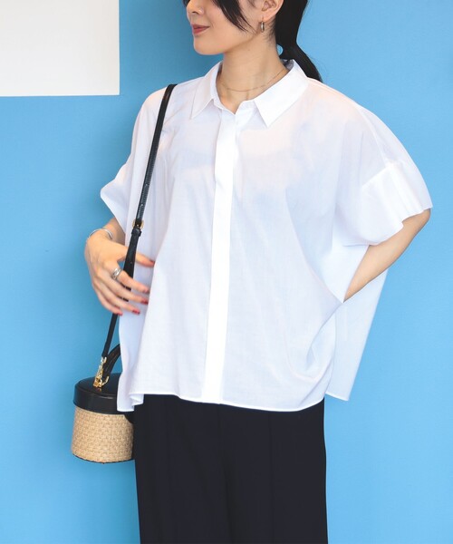 BEAMS HEART（ビームスハート）の「BEAMS HEART / ビッグシルエット ボタンシャツ（シャツ/ブラウス・レディース・ネイビー/イエロー系その他2/オフホワイト/ライトブルー・FREE）」の16枚目の写真