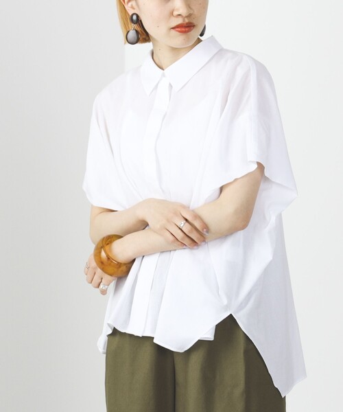 BEAMS HEART（ビームスハート）の「BEAMS HEART / ビッグシルエット ボタンシャツ（シャツ/ブラウス・レディース・ネイビー/イエロー系その他2/オフホワイト/ライトブルー・FREE）」の18枚目の写真