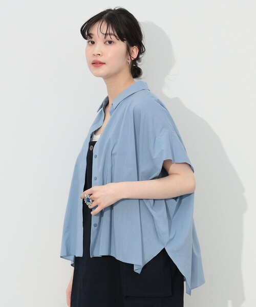BEAMS HEART（ビームスハート）の「BEAMS HEART / ビッグシルエット ボタンシャツ（シャツ/ブラウス・レディース・ネイビー/イエロー系その他2/オフホワイト/ライトブルー・FREE）」の22枚目の写真