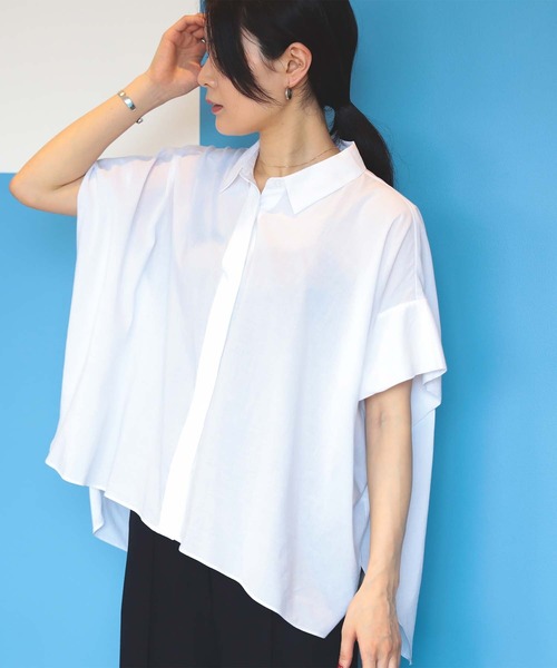 BEAMS HEART（ビームスハート）の「BEAMS HEART / ビッグシルエット ボタンシャツ（シャツ/ブラウス・レディース・ネイビー/イエロー系その他2/オフホワイト/ライトブルー・FREE）」の2枚目の写真