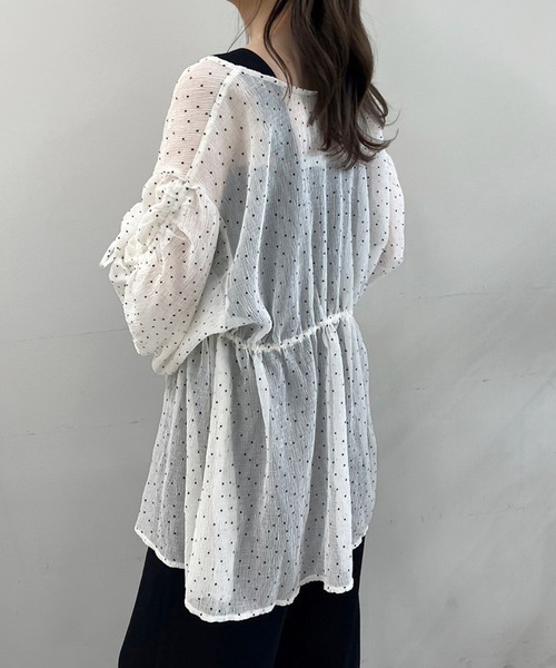 one after another NICE CLAUP（ワンアフターアナザーナイスクラップ）の「袖ドロストシアープリーツブラウス（シャツ/ブラウス・レディース・アイボリー/ブルーグレー/ピンクベージュ/ドット・FREE）」の22枚目の写真