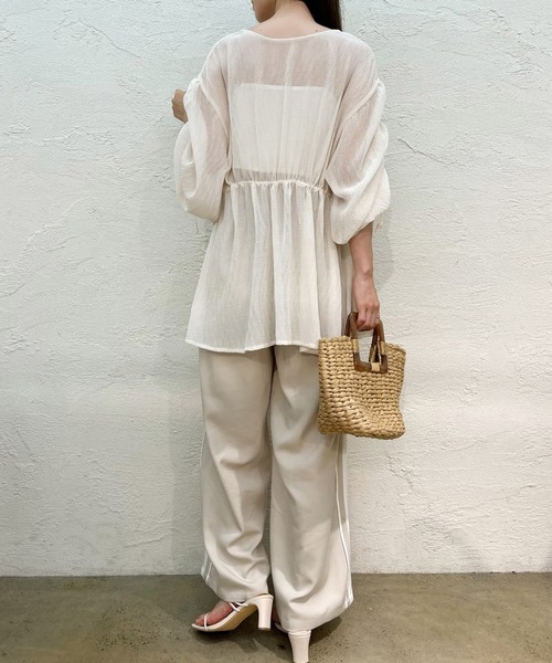 one after another NICE CLAUP（ワンアフターアナザーナイスクラップ）の「袖ドロストシアープリーツブラウス（シャツ/ブラウス・レディース・アイボリー/ブルーグレー/ピンクベージュ/ドット・FREE）」の9枚目の写真