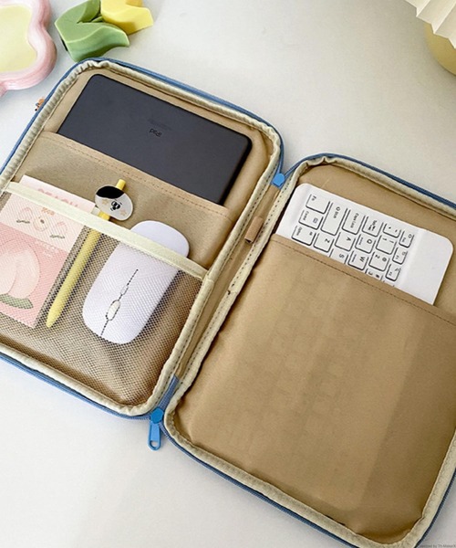 TONE SELECT GOODS（トーンセレクトグッズ）の「Liaa/ギンガムチェック PC タブレットケース  11インチ/13インチ A18065（PC・タブレットケース・レディース・レッド/ブラック/グリーン/ブルー・A/B）」の11枚目の写真