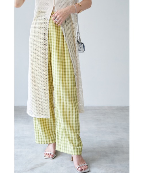&. NOSTALGIA(アンドドットノスタルジア)の「【ZOZO限定】ギンガムチェックパンツ(その他パンツ・レディース・グリーン/レッド・FREE)」の1枚目の写真